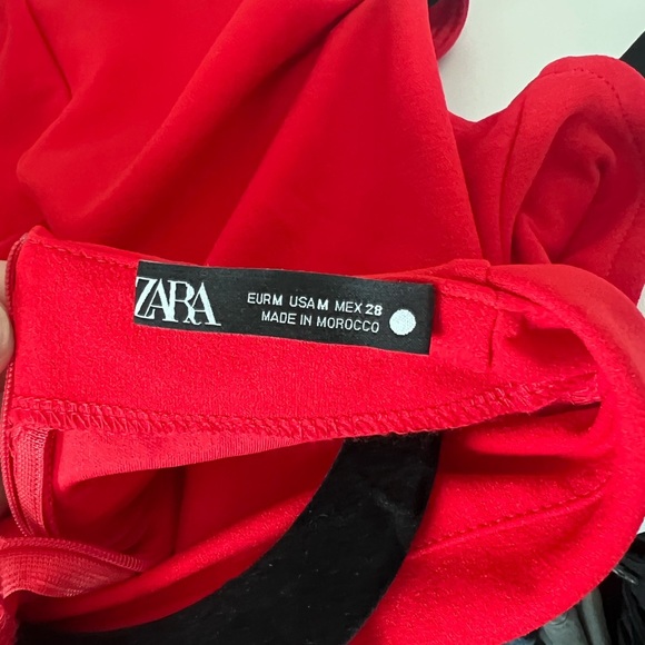 Zara Vibrant Red Sleeveless Blouse - Picture 3 of 3